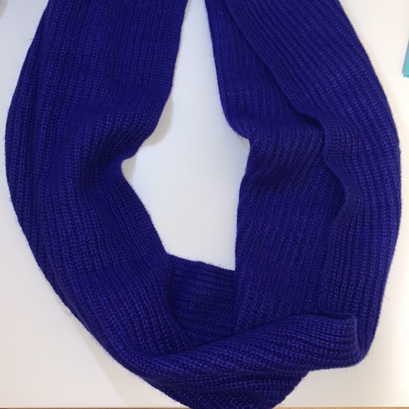 J.Crew Wool Circle Scarf - Picture 3 of 7